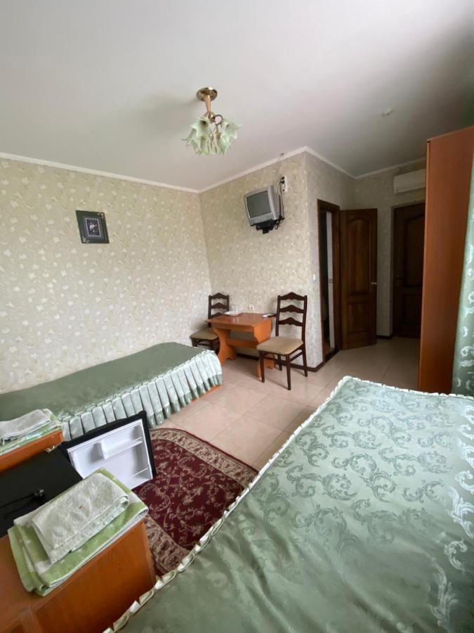 Золотий Лев Hotel Zvenyhorodka Kültér fotó