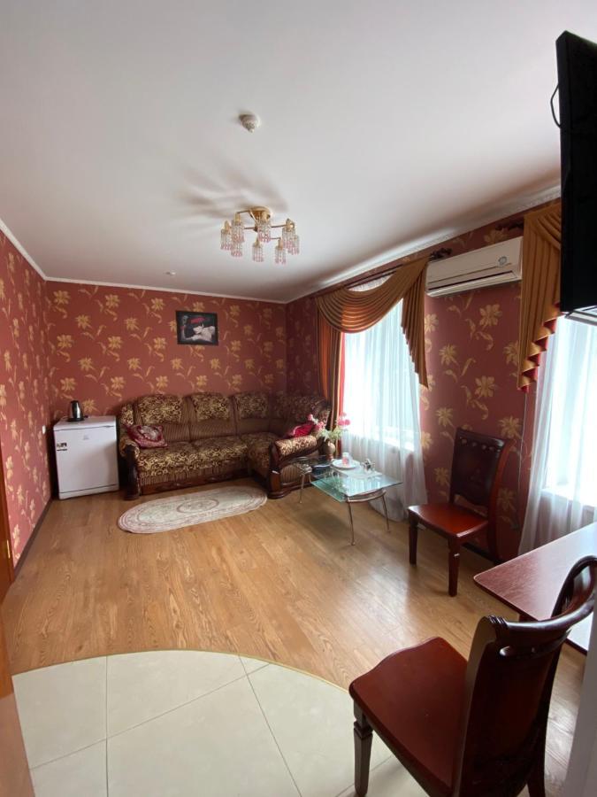 Золотий Лев Hotel Zvenyhorodka Kültér fotó